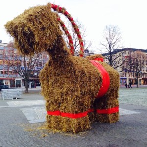 Every family has that idiot cousin who has to be invited to all the celebrations. This is Gävlebocken's. He should burn, too.